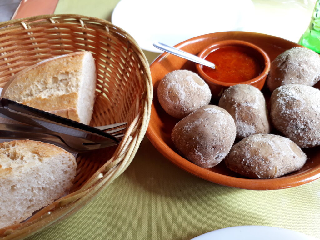 papas arrugadas con mojo, Tenerife